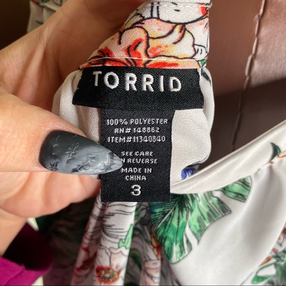 Torrid white floral button down cami - Picture 7 of 7